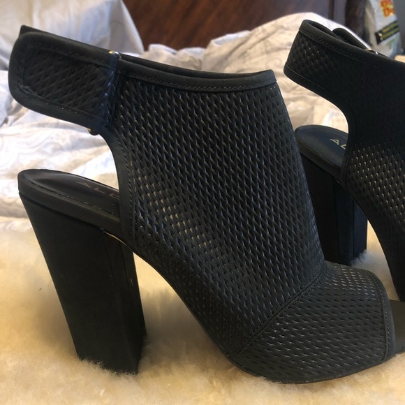 Aldo size 9 black open toe boot with chunky heel - Picture 2 of 8